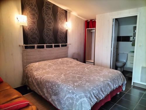 A l'orée des champs, 3 étoiles, climatisé, lit king-size gîte à louer Chavagné