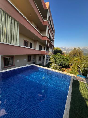 Ain W Zein guest house – khách sạn tại Jezzine
