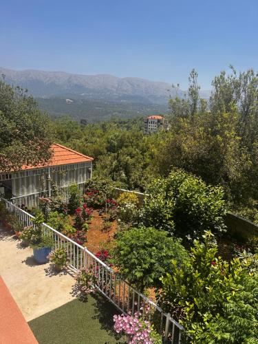 Ain W Zein guest house in Khraibeh