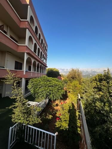 Ain W Zein guest house in Khraibeh