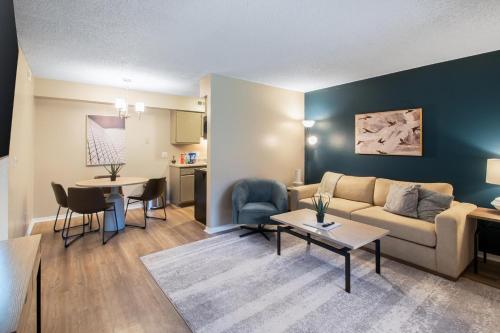 Landing Stunning 1BD Clubhouse Pool - Wagoner County, OK