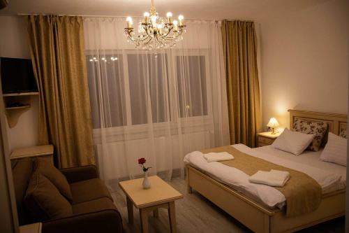 Family Room (2 Adults + 2 Children)