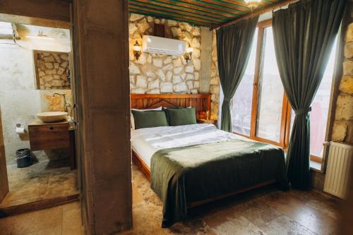 room detail thumbnail 1