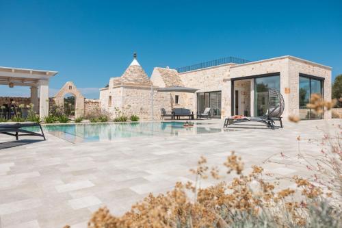 Il Trullo del Merlo - saltwater infinity pool and sauna