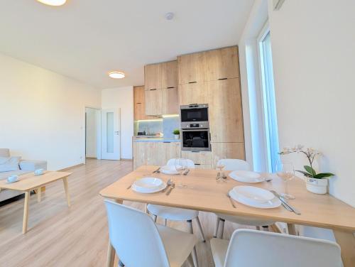 Schanz - Quietly Oriented - Private Parking - Balcony - Bratislava