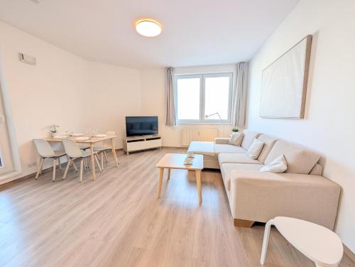 Schanz - quietly oriented - private parking - balcony, Bratislava
