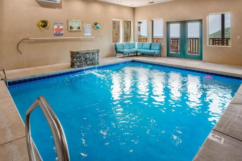 Spa, Hibearnator in Pigeon Forge (TN)