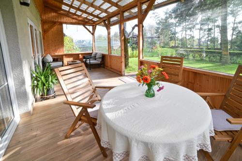 Balkons/terase, Grape House Kintai in Kintai