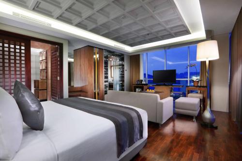 Aston Pasteur, Bandung