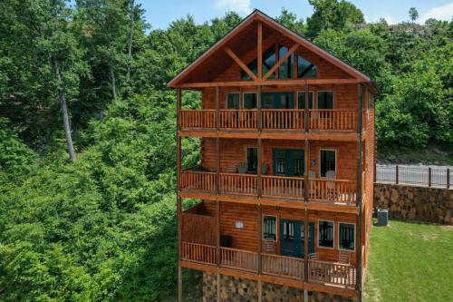 Exterior view, Hibearnator in Pigeon Forge (TN)