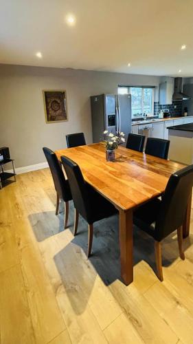 BALLYHOURA, Kildorrery, Beautiful 5 bed quite convenient location in Glanworth