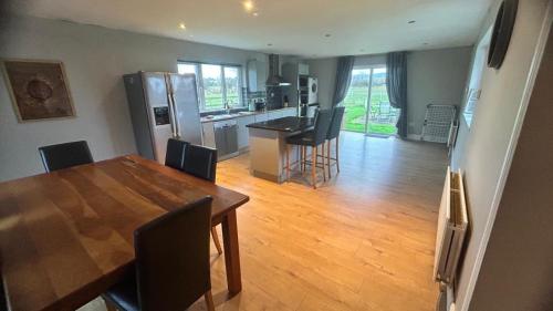 BALLYHOURA, Kildorrery, Beautiful 5 bed quite convenient location in Glanworth