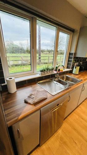 BALLYHOURA, Kildorrery, Beautiful 5 bed quite convenient location in Glanworth