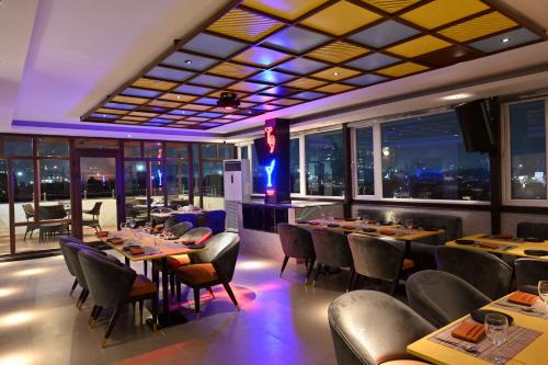 Restaurant, Hotel Trax International in Jamshedpur