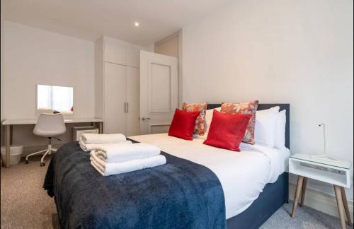 Luxury 2 bedroom rooms near Mayfair - Prime Location - image 3