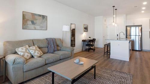 Landing Stunning 2BD Clubhouse Gym - Platteville, CO
