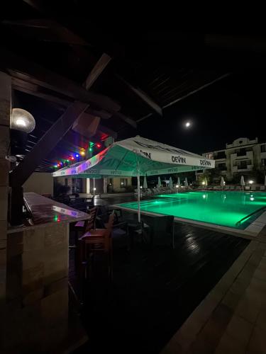 Sunny sea apartment - 100 meters from the sea – khách sạn tại Piasachni Diuni