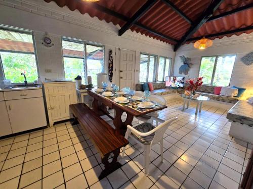 DL-Cozy Chalet in Livingston
