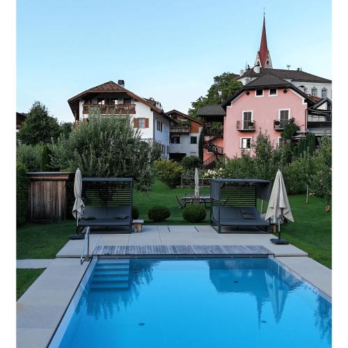 . Der Unterwirt Guesthouse - Pool & JRE Restaurant