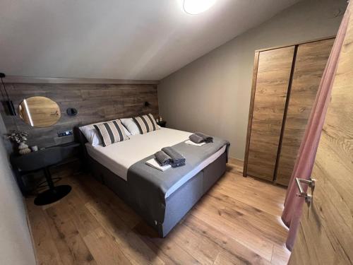 Apartment Grey in Mandre (Kolan)