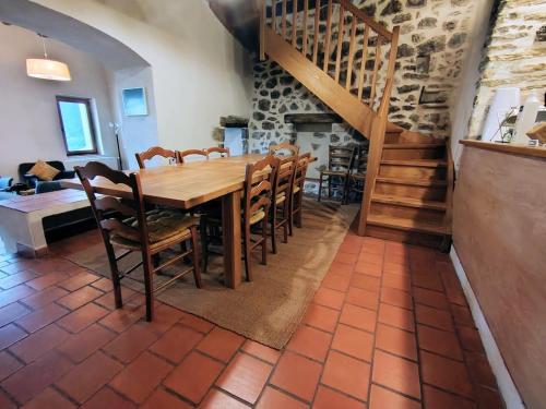 Belle maison cévenole, terrasse, vue panoramique (Belle maison cevenole, terrasse, vue panoramique) in Cros