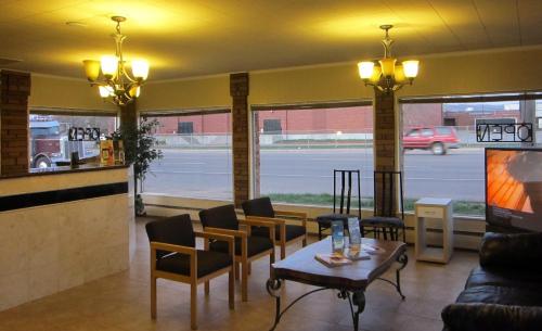 Mac’s Motel - image 4