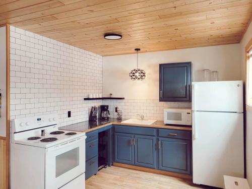 Cabin 4 | Moonbeam - image 4