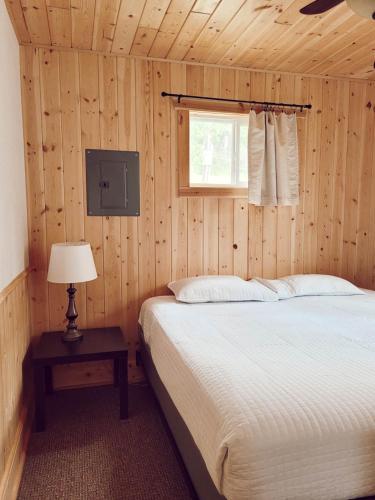 Cabin 4 | Moonbeam - image 9