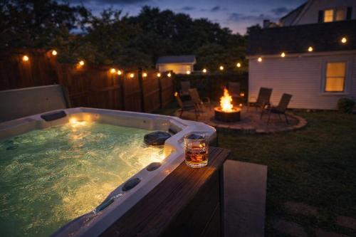 . Bourbon Trail Home Near Bardstown with Hot Tub