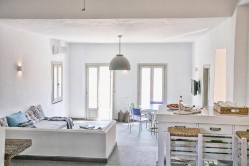 Serifos Beachfront Villa Ganema in Ganema