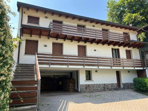 3 bedrooms, 4 beds