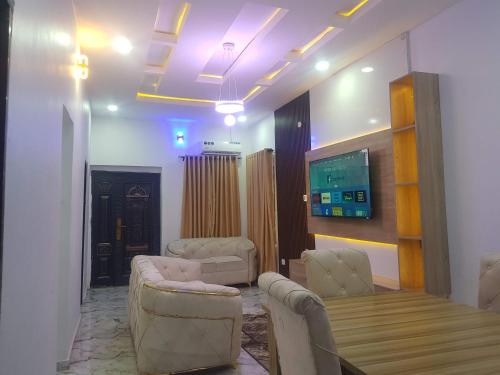 Guarantee Properties