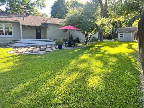 Charming Holiday House - Perfect for FIFA Fans! in Coronado Hills