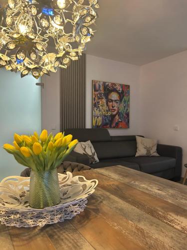 FERIENWOHNUNG TRUNK, kühl, direkt an den Weinbergen, Parkplatz, Terrasse mit Grill und Lounge in Roschbach, Deutschland