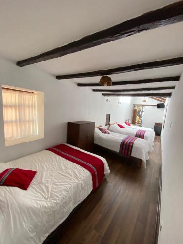 1 double bed, 3 twin beds