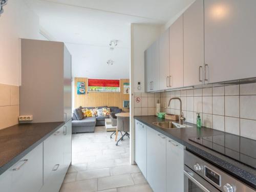кухня, Holiday home in Sint Maartenszee in Шаген