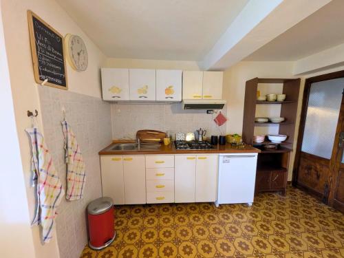 L'Arco di Bruna - Apartment with View and Garden in Castelnuovo di Val di Cecina