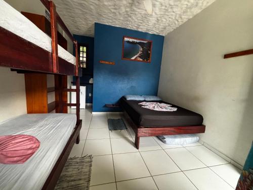 1 double bed, 1 bunk bed, 1 futon bed