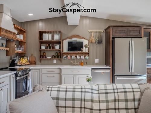 Hot Tub Big Views Private Lot RV Parking Casper in 卡斯帕