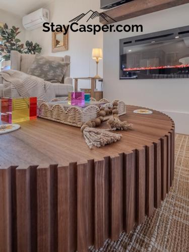 Hot Tub Big Views Private Lot RV Parking Casper in 卡斯帕