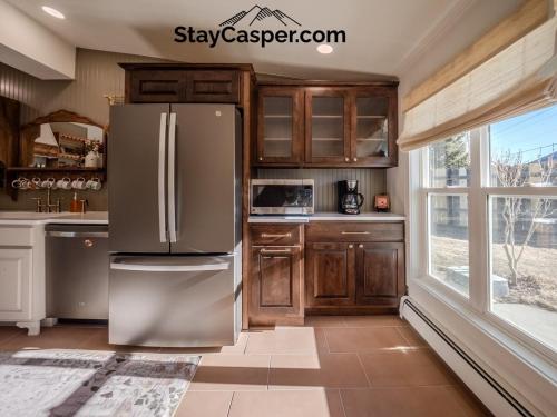 Hot Tub Big Views Private Lot RV Parking Casper in 卡斯帕