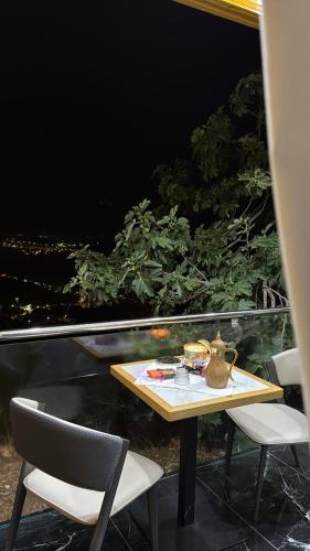 Akwakh Al-Kanz Huts Ajloun Jor in 阿傑隆