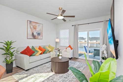 Stylish New Build Home 3BR-3BA Pool, Beach, Golf – khách sạn tại Carolina Forest