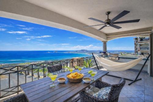 Mesmerizing Ocean & Arch Views King Beds Pool Luxury Family Friendly