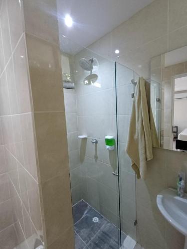 Piscina-jacuzzi-calma-comodidad-Villa Old Havana in Aurra