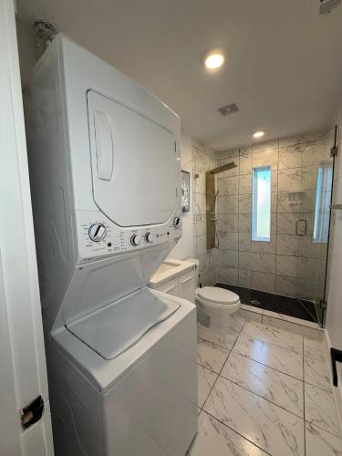 4-4 DT Dallas l FIFA READY l Staycation 2Bd1Ba in Ист-Даллас