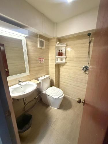 room detail thumbnail 2