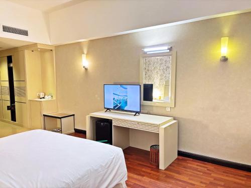 Double or twin room, deluxe