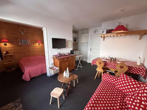 Appartement pieds des pistes, Wifi inclus, sauna, 5 couchages