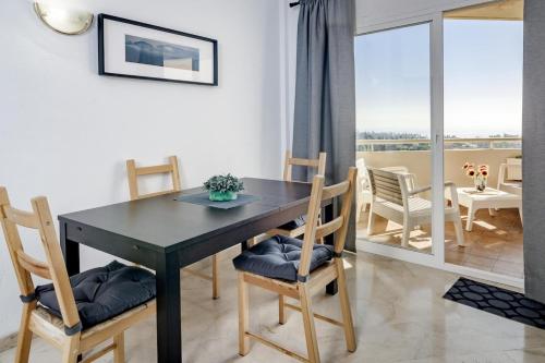 設施, LL- 1 bedroom apt close to Laguna Village Estepona in 埃斯德波那